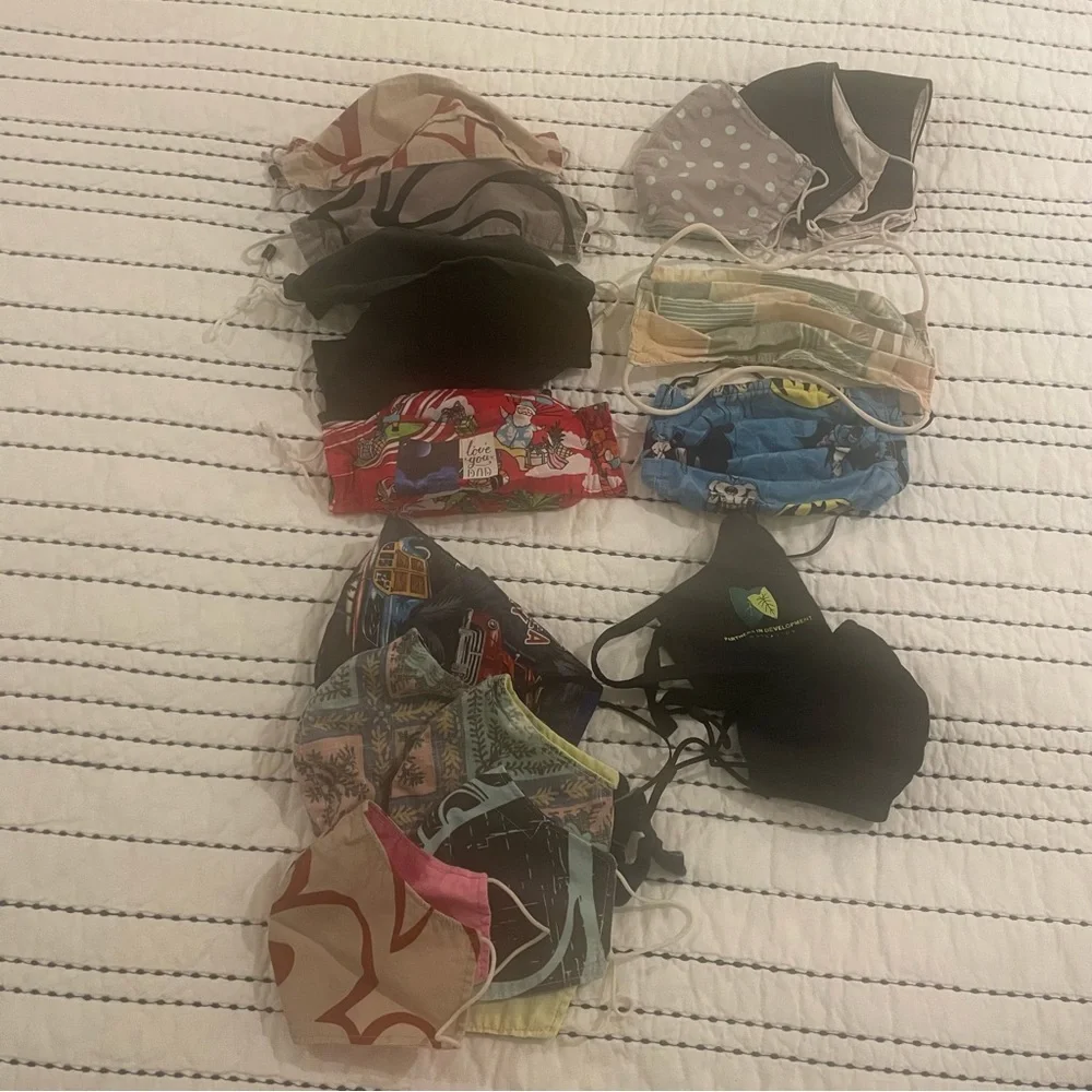 ⭐️ Lot of cloth face masks 😷